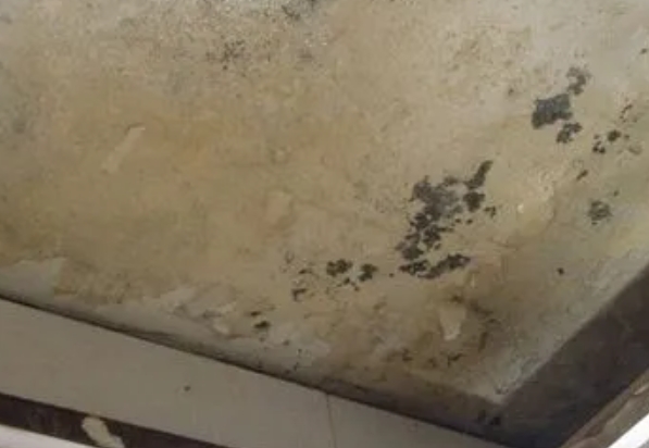 甘孜阳台漏水维修公司分享下甘孜卫生间渗水维修需要注意哪些问题。